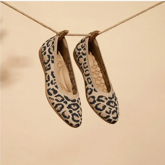 Lightweight Almond-Toe Flats (Tamia Walker) EU 40/US - Picture 3 of 6